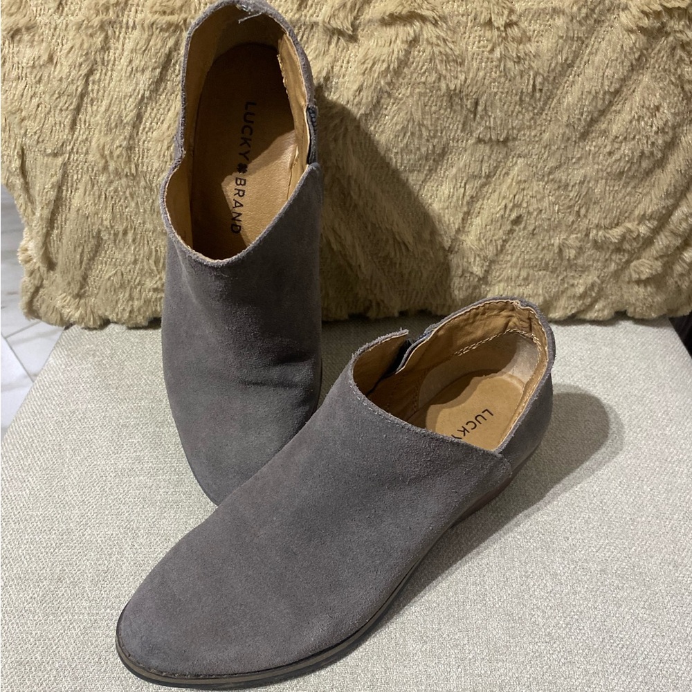 Lucky Brand Boots size 6 Med 36 1/2 Leather upper Grey Suede boots.